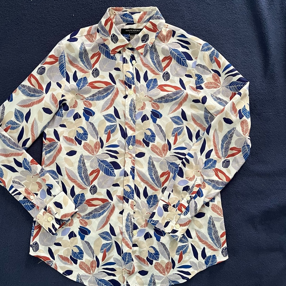 BANANA REPUBLIC Stylish Multicolor Leaf Print WOMENS Shirt great pattern